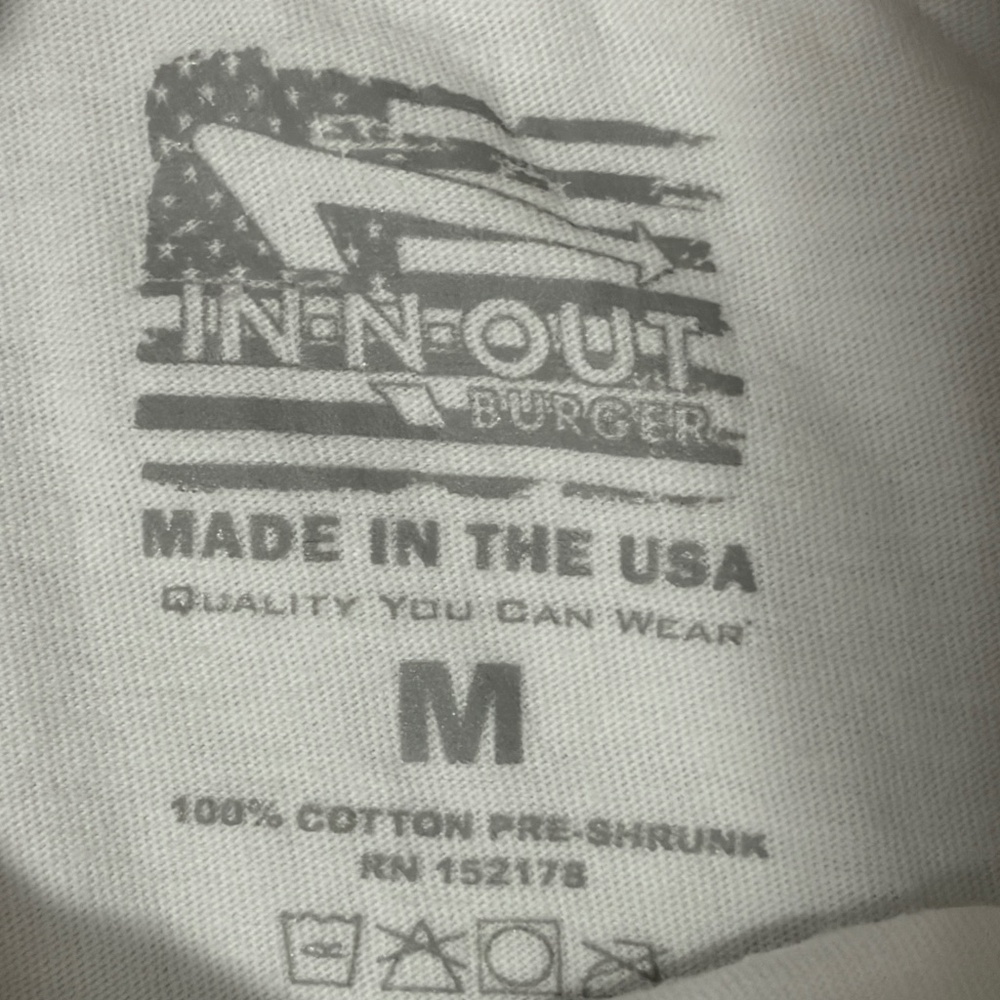 LIKE NEW! Unisex In-N-Out Burger T-Shirt - MEDIUM - Picture 4 of 4